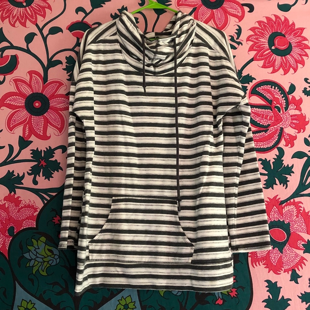 Maurices cowl neck hoodie size XL